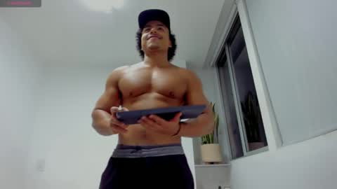 Snapshot of xavier_colleman chatting on November 5, 1:05 am Xavier online show from November 5, 1:05 am