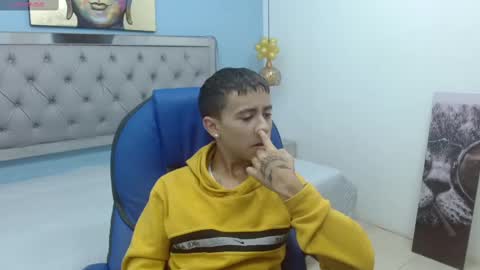 Snapshot of xavii_18_ chatting on January 23, 12:30 pm xavii_18_ online show from January 23, 12:30 pm