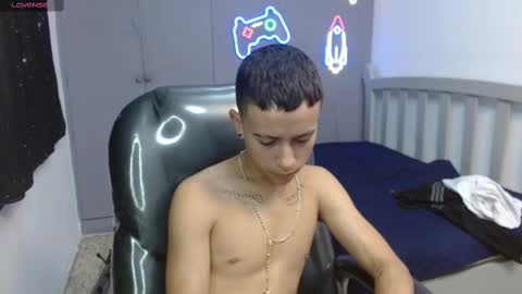 Snapshot of xavii_18_ chatting on March 5, 9:26 pm xavii_18_ online show from March 5, 9:26 pm