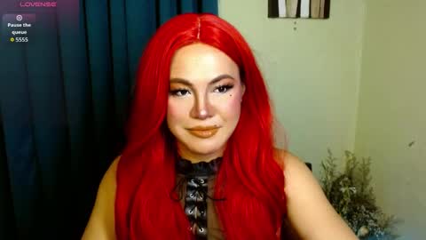 Snapshot of xcalisthra_69x chatting on November 1, 11:23 am Godess Lucy online show from November 1, 11:23 am