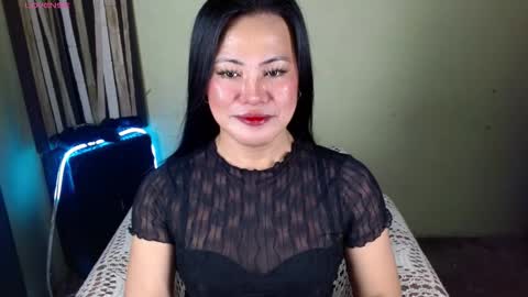 Snapshot of xcalisthra_69x chatting on December 14, 11:59 am Godess Lucy online show from December 14, 11:59 am