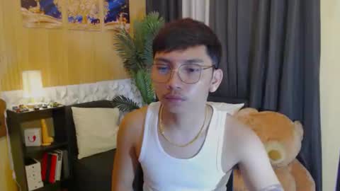 Snapshot of xcigbatecum chatting on October 8, 1:53 pm Charlie online show from October 8, 1:53 pm