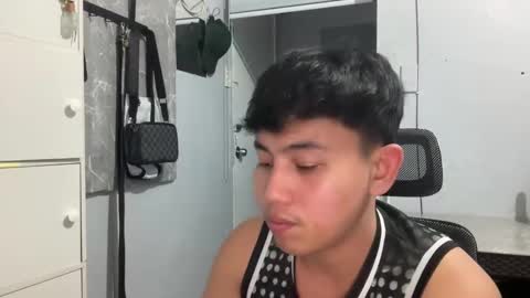 Snapshot of xcigbatecum chatting on November 23, 7:35 pm Charlie online show from November 23, 7:35 pm