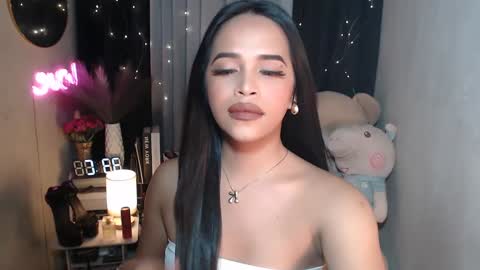 Snapshot of xclassylorainne chatting on December 6, 1:11 pm lorainne online show from December 6, 1:11 pm