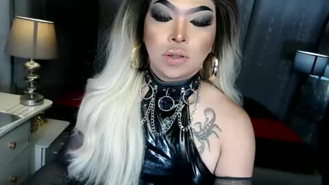 Zhavia online show from November 27, 8:33 pm