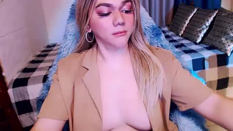 Snapshot of xdirtymistressx chatting on December 1, 5:57 pm XDirtymistressX online show from December 1, 5:57 pm