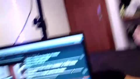 Snapshot of xesfinge chatting on January 6, 4:44 pm xesfinge online show from January 6, 4:44 pm