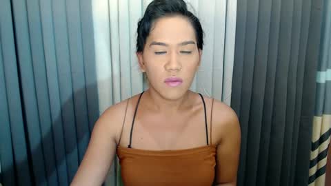 GWEN THOMPSON .......   online show from January 26, 7:41 pm