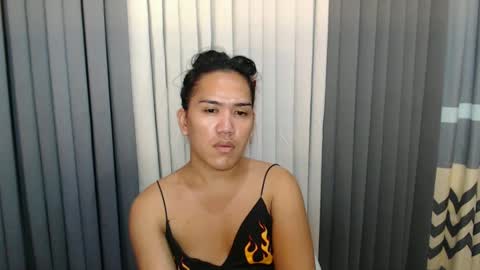 GWEN THOMPSON .......   online show from February 8, 10:07 am