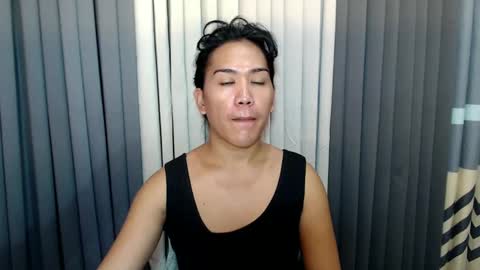 GWEN THOMPSON .......   online show from February 12, 4:12 am