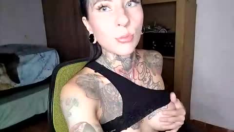 Snapshot of xialexbordeous chatting on November 9, 10:30 pm Samara online show from November 9, 10:30 pm