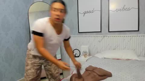 Yoy  online show from September 11, 10:04 am