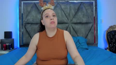 Snapshot of ximenarusso chatting on December 15, 9:56 am online show from December 15, 9:56 am