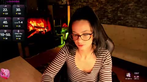 Snapshot of xlaracroftx chatting on March 12, 8:31 pm Lara online show from March 12, 8:31 pm