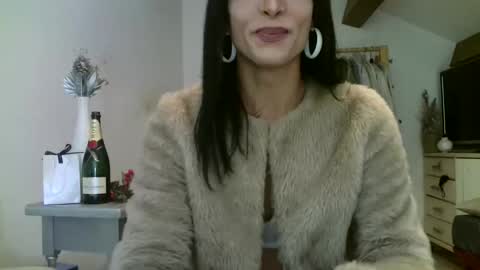 Snapshot of xlecram chatting on October 30, 10:06 am Wendy online show from October 30, 10:06 am