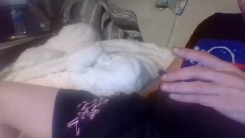 Snapshot of xlpack69 chatting on December 18, 5:37 am John online show from December 18, 5:37 am