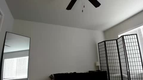 Snapshot of xlunaskye chatting on December 9, 9:48 pm online show from December 9, 9:48 pm