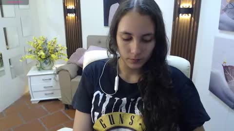 lunna online show from October 20, 7:36 pm
