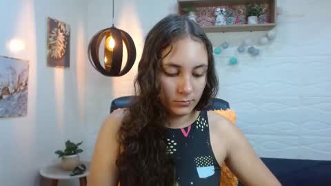 lunna online show from January 16, 9:19 pm