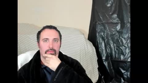 Snapshot of xmetalstudx chatting on November 18, 3:23 am MetalstudMaster online show from November 18, 3:23 am