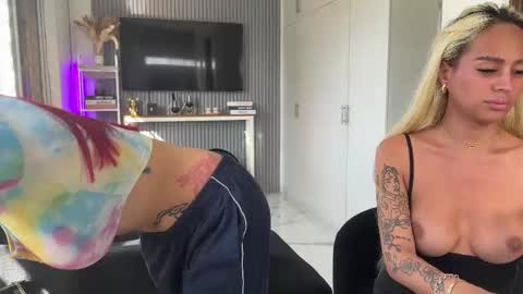 Snapshot of xmonstrouscockivy chatting on November 6, 11:48 pm TAMARA MY LOVE online show from November 6, 11:48 pm