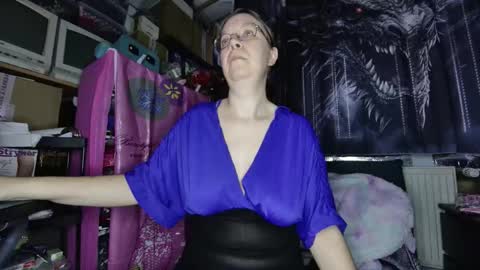 Snapshot of xnicetitsx chatting on December 16, 8:41 am xnicetitsx online show from December 16, 8:41 am