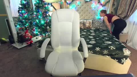 Monica online show from December 10, 12:49 pm