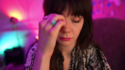 Bella Bondai online show from December 15, 1:00 pm