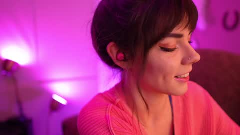 Bella Bondai online show from December 17, 2:44 am