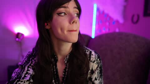 Bella Bondai online show from January 28, 5:43 am