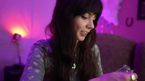 Bella Bondai online show from February 12, 8:49 am