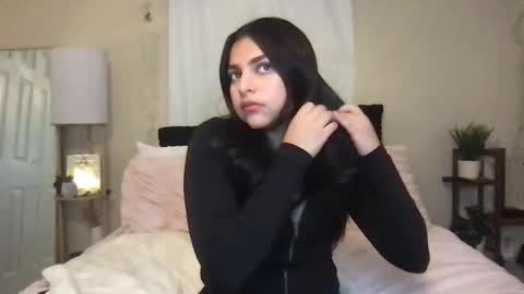 Snapshot of xoellee chatting on December 23, 2:09 am Elle online show from December 23, 2:09 am