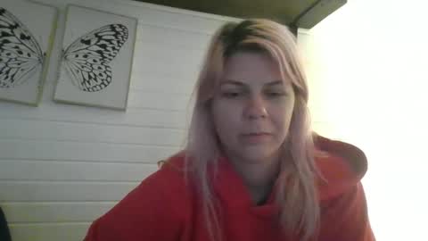 Snapshot of xoxovicbaby chatting on October 23, 3:00 pm gdamnv online show from October 23, 3:00 pm