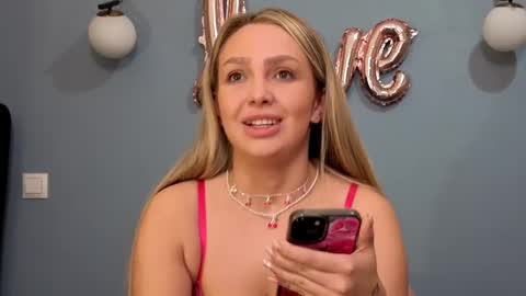 Snapshot of xsexycouples chatting on March 7, 6:54 pm AnnaMaee online show from March 7, 6:54 pm