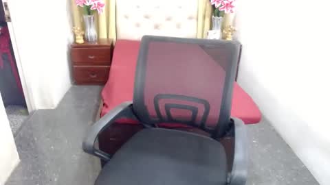 Snapshot of xsexyninedollx chatting on March 2, 10:35 am Cleo de nile online show from March 2, 10:35 am