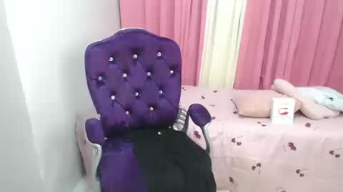 Snapshot of xsexyninedollx chatting on September 24, 3:21 am Cleo de nile online show from September 24, 3:21 am