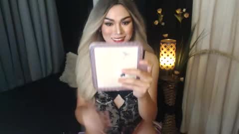 Snapshot of xsundaesweetx chatting on September 19, 8:42 pm Sundae online show from September 19, 8:42 pm