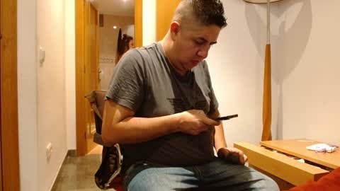 thiagoeva online show from December 9, 8:44 am