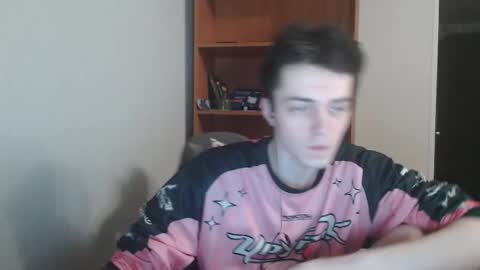 Snapshot of xtraqqq chatting on November 2, 5:37 pm traqqq online show from November 2, 5:37 pm