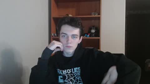 traqqq online show from November 15, 5:42 pm