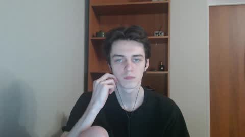 Snapshot of xtraqqq chatting on December 5, 7:54 pm traqqq online show from December 5, 7:54 pm