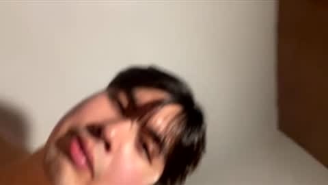 Snapshot of xunekah chatting on December 2, 5:24 am Kyle online show from December 2, 5:24 am