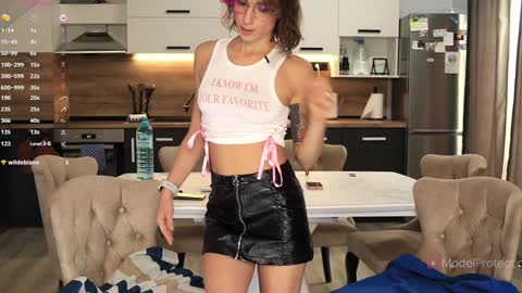 Snapshot of xwithy chatting on November 4, 1:10 pm FrancyStepmom and YStepson INTERESTED IN A GIRL-GIRL COLLABORATION TEXT ME HERE or INSTAGRAM online show from November 4, 1:10 pm