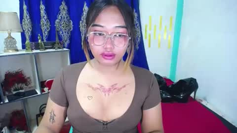 xxapplebabexx online show from March 5, 6:45 pm