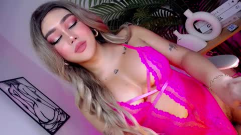 Snapshot of xxcumcatcherxx chatting on September 27, 2:27 am Jane online show from September 27, 2:27 am