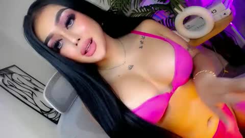 Snapshot of xxcumcatcherxx chatting on October 25, 1:57 am Jane online show from October 25, 1:57 am