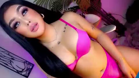 Snapshot of xxcumcatcherxx chatting on November 1, 1:51 am Jane online show from November 1, 1:51 am