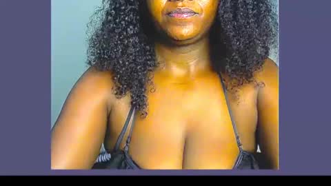 Snapshot of xxfleurlove chatting on December 2, 3:37 am xxfleurlove online show from December 2, 3:37 am