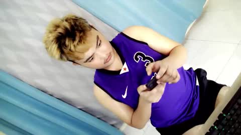 Loyd online show from November 12, 10:04 am