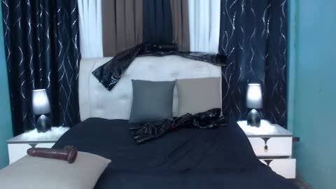 xxhuge_godesss_cockxx online show from December 7, 2:53 am